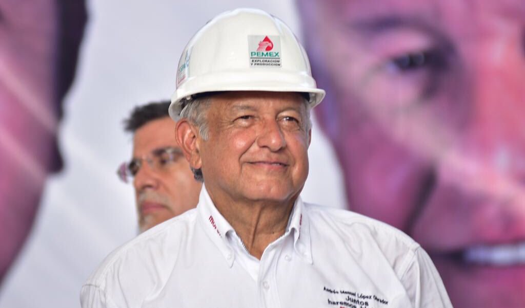 Nombre:  AMLO-pemez.jpg
Visitas: 140
Tamao: 46.2 KB