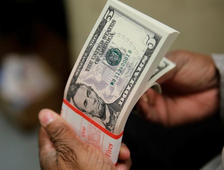 Nombre:  dolar 5.jpg
Visitas: 296
Tamao: 39.1 KB