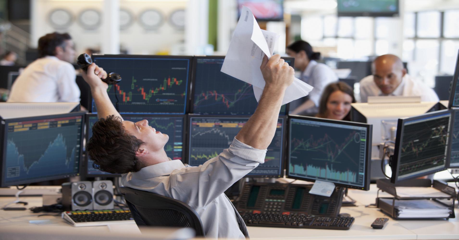 Nombre:  100686484-excited-young-stock-trader-gettyp.1910x1000.jpg
Visitas: 144
Tamao: 156.5 KB