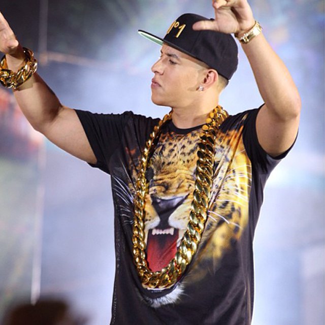 Nombre:  daddy-yankee-yellow-gold-miami-cuban-link-chain-necklace-10-kilos-bracelet-la-rompe-carros.jpg
Visitas: 187
Tama�o: 65.4 KB