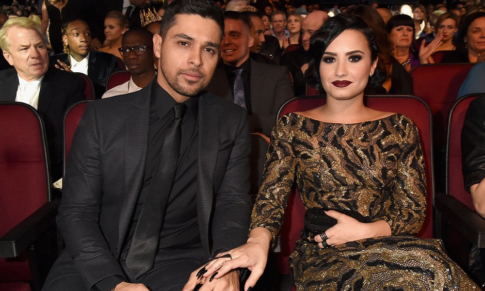 Nombre:  demi-wilmer.jpg
Visitas: 60
Tama�o: 227.7 KB