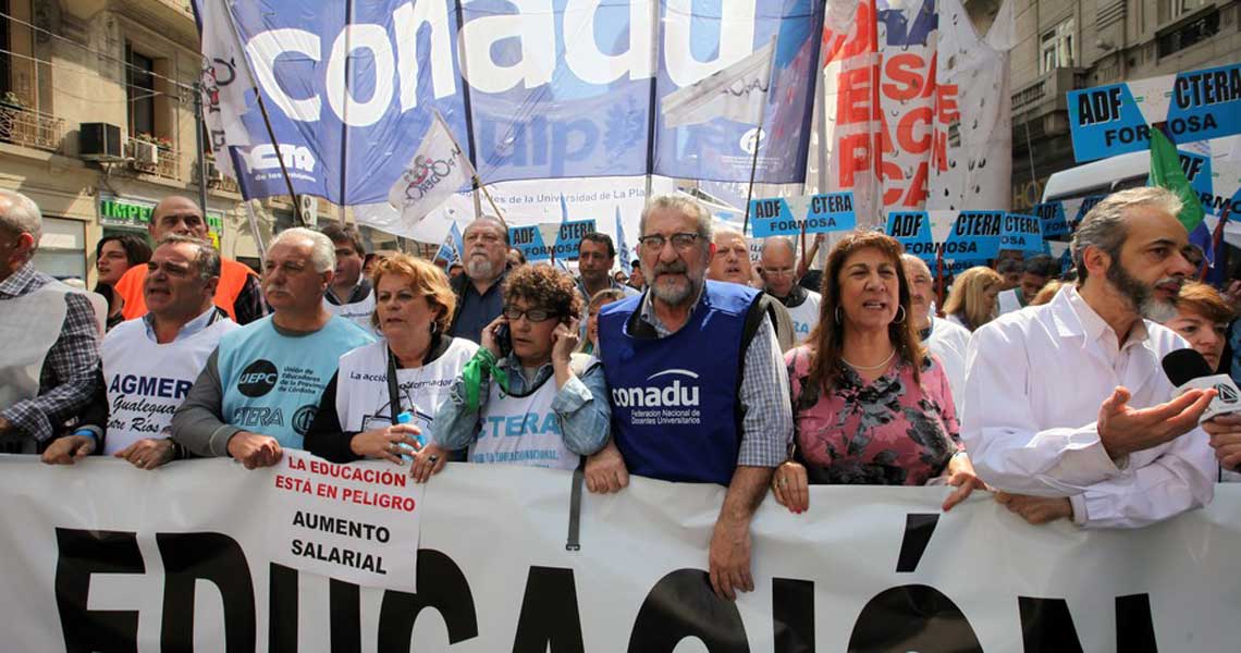 Nombre:  argentina-paro.jpg
Visitas: 52
Tamao: 92.7 KB