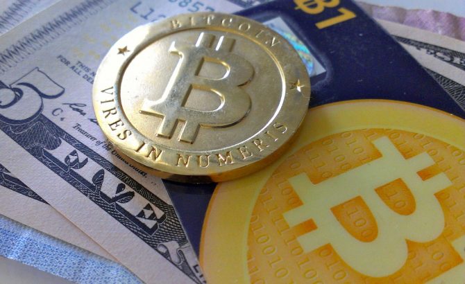 Nombre:  Bitcoin-670x410.jpg
Visitas: 70
Tamao: 54.7 KB