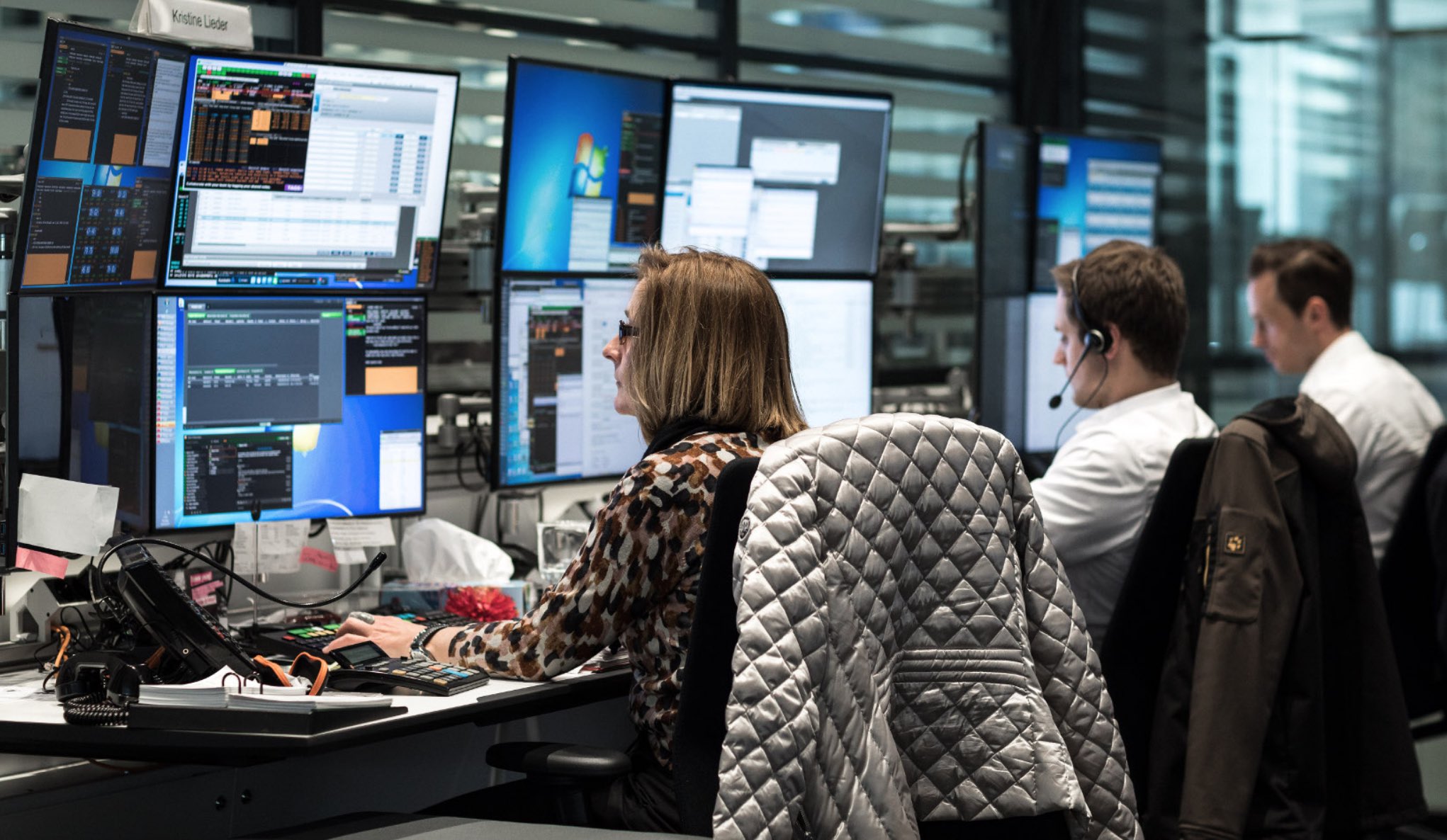 Nombre:  deutsche-bank-trading.jpg
Visitas: 156
Tama�o: 344.5 KB