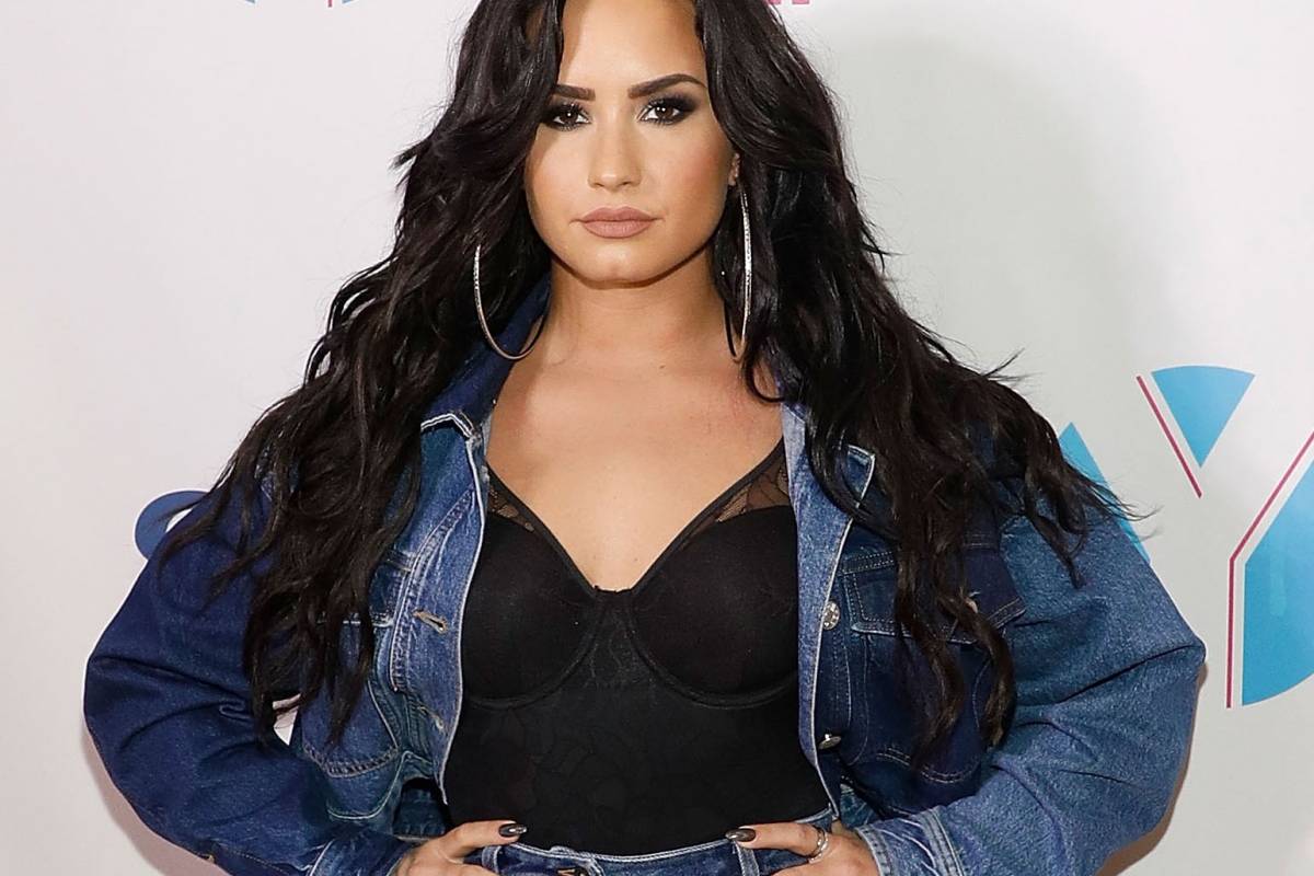 Nombre:  demilovatonyekissportada-75346a03ea1fa5dc99be13ac9c11edb2-1200x800.jpg
Visitas: 1020
Tamao: 92.4 KB