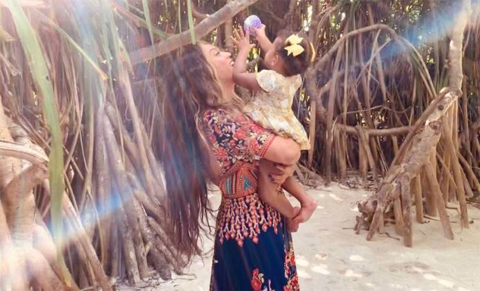 Nombre:  rs_1024x623-181220140017-1024-beyonce-rumi-carter-122018.jpg
Visitas: 54
Tama�o: 48.6 KB
