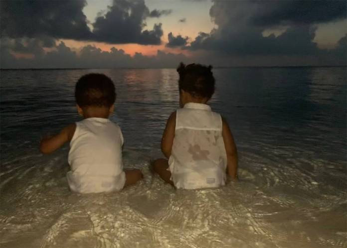 Nombre:  rs_1024x733-181220140010-1024-beyonce-rumi-sir-carter-122018.jpg
Visitas: 91
Tama�o: 30.8 KB