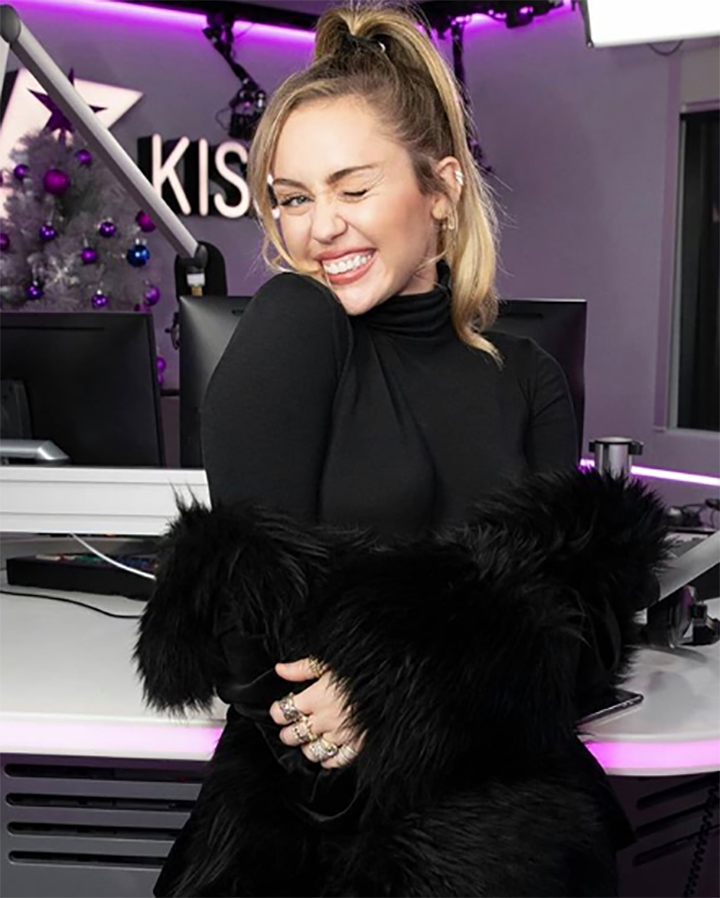 Nombre:  mileycyrus-moda-bella-1.jpg
Visitas: 79
Tama�o: 221.1 KB