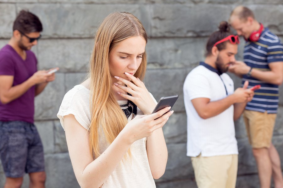 Nombre:  Young-People-Social-Media-Redes-Sociales-Bigstock.jpg
Visitas: 111
Tamao: 78.1 KB