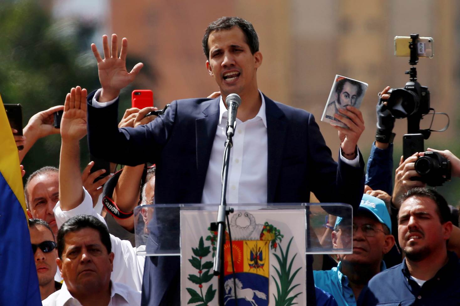 Nombre:  guaido-16040.jpg
Visitas: 28
Tamao: 121.0 KB