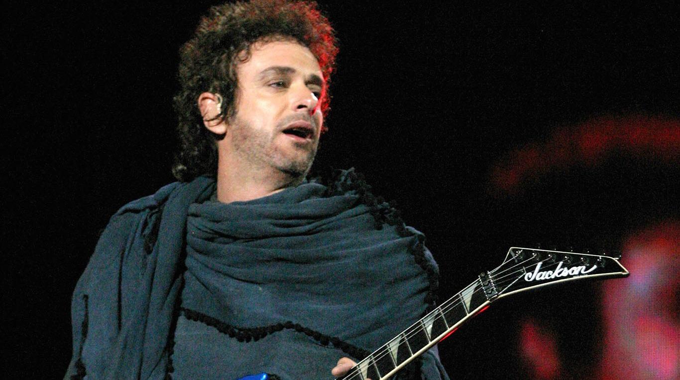 Nombre:  cerati.jpg
Visitas: 61
Tamao: 136.2 KB