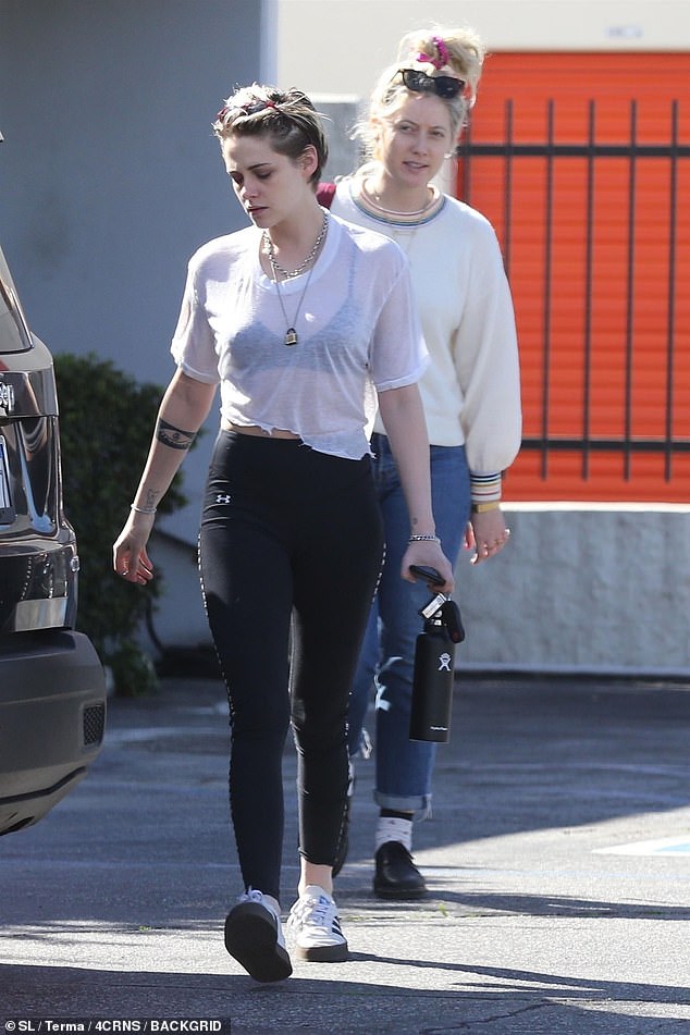 Nombre:  kristen-tarde-paseo-transparencia-03.jpg
Visitas: 73
Tamao: 103.3 KB
