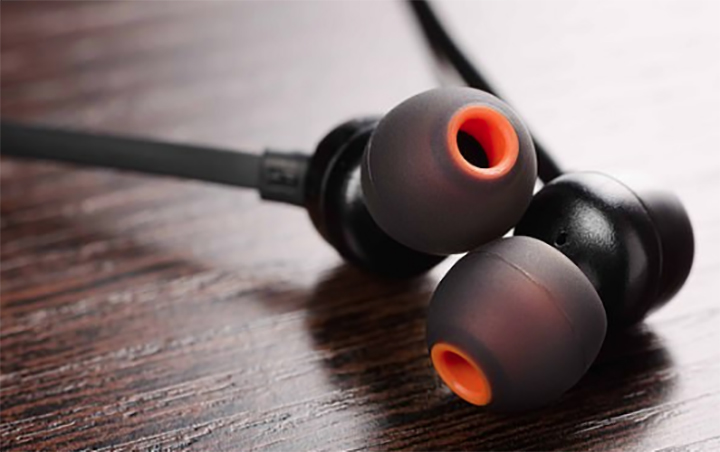 Nombre:  audifonos-joven-estudiante-sordo copia.jpg
Visitas: 1061
Tama�o: 144.7 KB